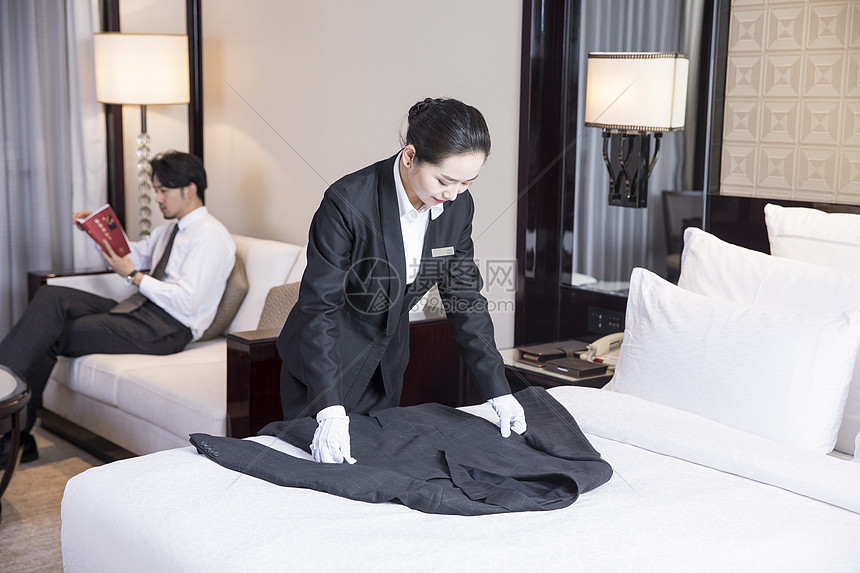 酒店服务中的叠衣艺术 细节体现专业与温情